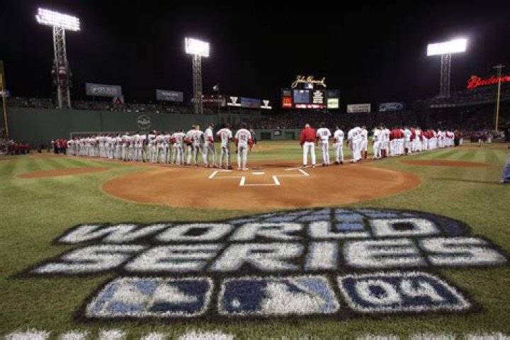 Who lost the 2004 World Series?