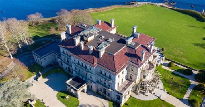 Why are the Newport mansions closed?